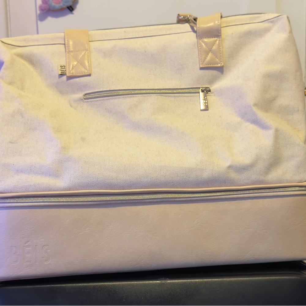 BEIS Cream and Tan Travel Bag